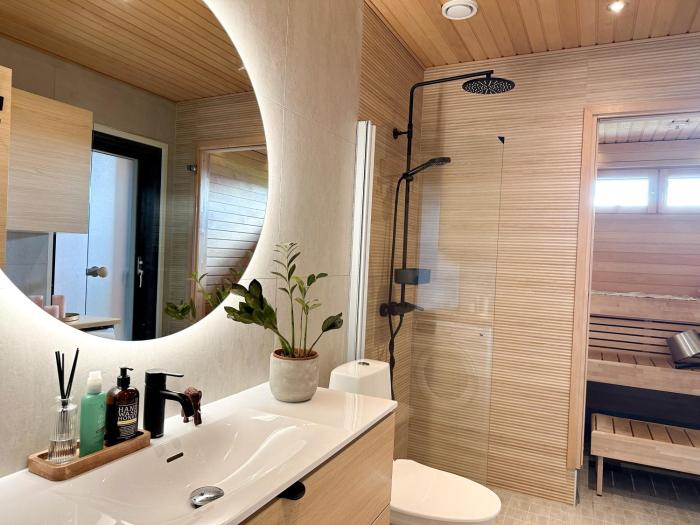 Snow Heaven Suites By BookLapland