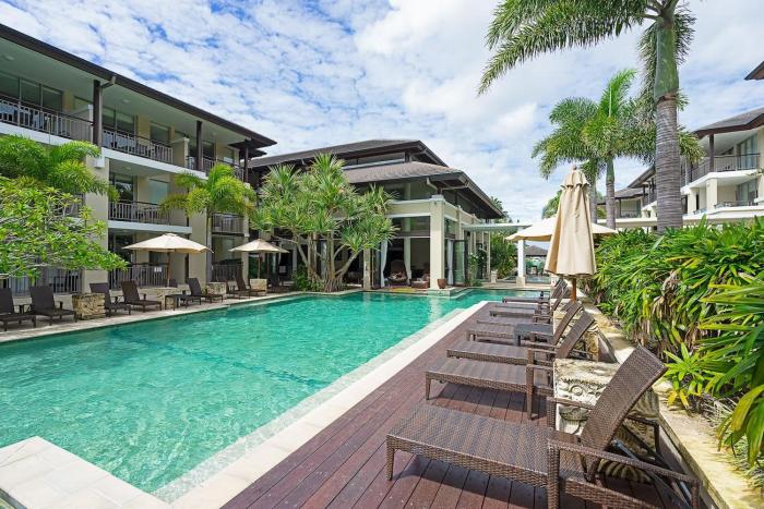 Luxury Resort Studio with Pool - Footsteps to Beach