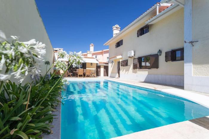 Aroeira Sunny Villa - Heated Pool extra cost
