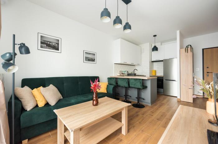 Praga Apartment with the View by BookingHost