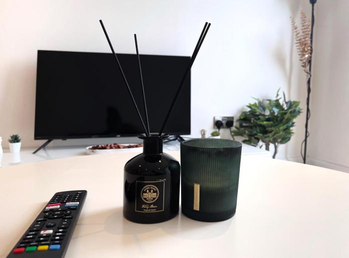 Apartment Sleeps 4 with Free Parking