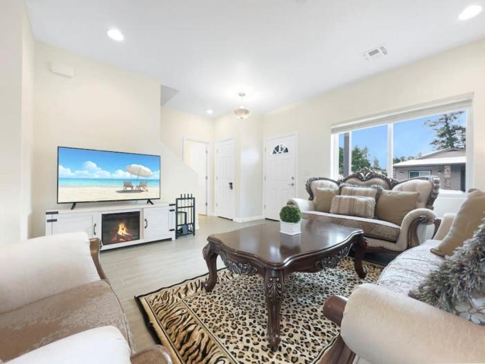 Tiny Timber Tree Home NEW