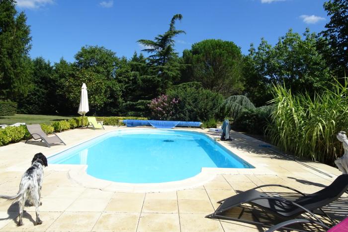 Suite privée dans spacieuse maison du Périgord, avec piscine
