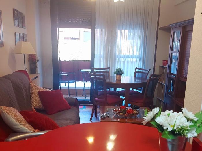 Coqueto apartamento con garaje y piscina a 8 playa Brazomar
