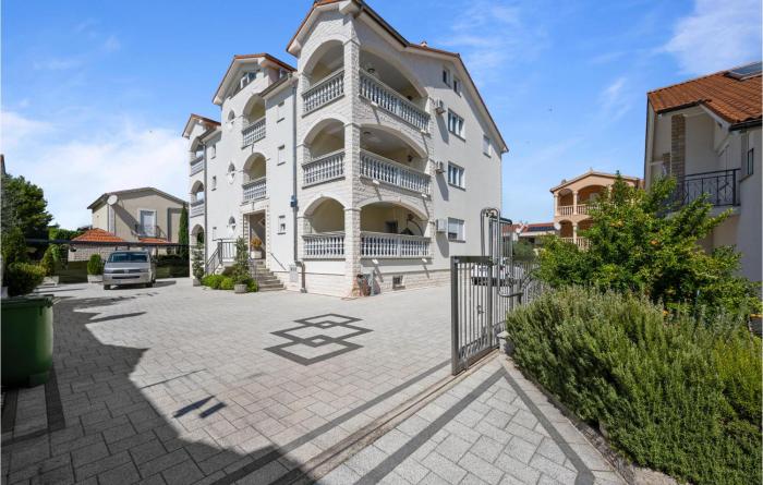 Amazing Apartment In Vodice With 2 Bedrooms