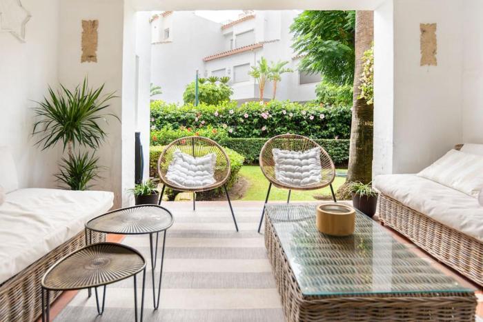 Precioso bajo recién reformado primera línea playa