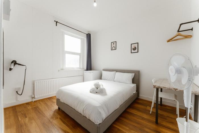 Leyton Comfy Double rooms -50