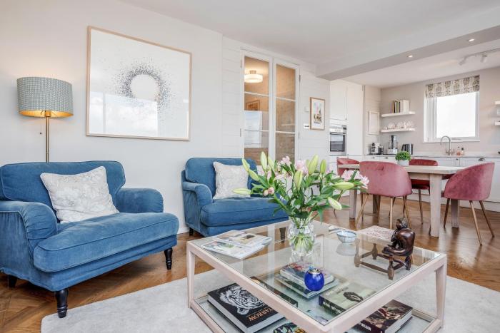 AVAL Lovely 2-bed flat with balcony in Notting Hill, West London