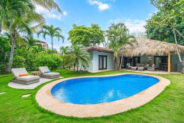 Tropical Retreat - Private Pool, Steps to Beach