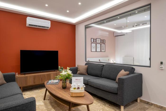 Urban Elegance, 3-Bedroom Flat in Heart of Chania