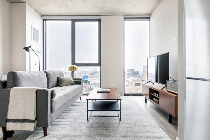 W Loop Studio w Pool Gym nr Restaurant Row CHI-283