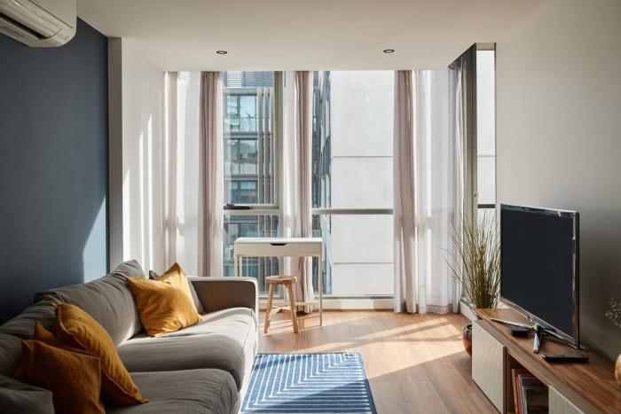 Cosmo Corner - Tranquil Vibes over South Melbourne