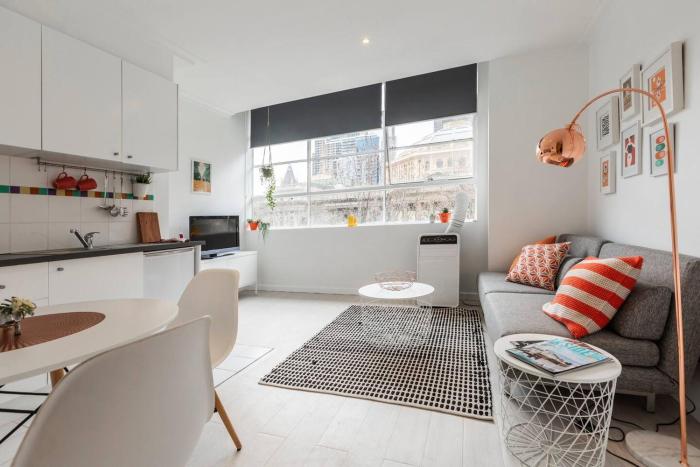 Stylish Treetop Escape on Buzzing Swanston Street