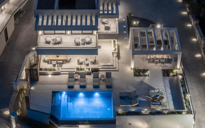 Eran Luxury Villa with Private Pool & Sea Views, by ZanteWize