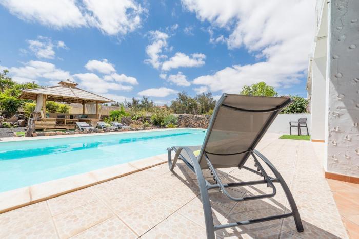 Casa YUKKA villa with heated pool