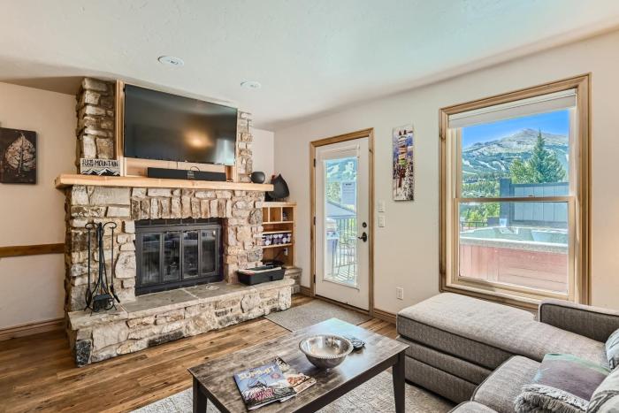 NEW LISTING!! Breck Mountain Magic condo