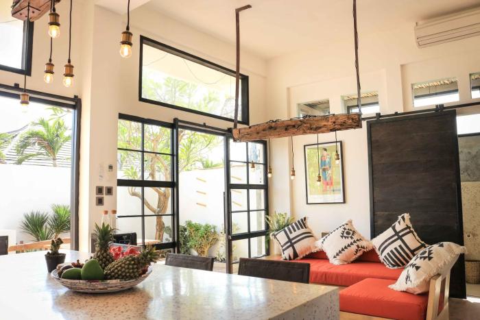 Pop art Canggu apartment, short-walk to the beach