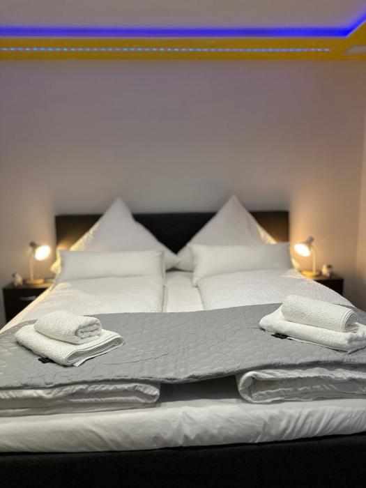 Modern Apartments Neuburg P - TOP - 2 Zimmer, Komfort, Balkon, Wi-Fi, Smart TV, Große Dusche, Küche