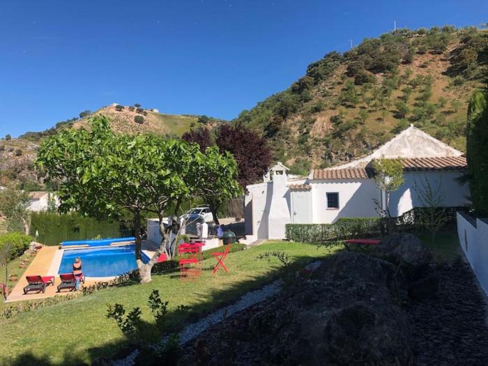 Traditional Villa Big Pool and Gardens