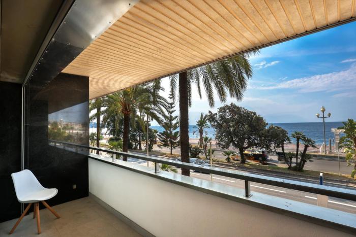 Incroyable vue mer, 2 pièces refait à neuf avec piscine sur le toit WIFIAC