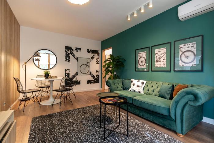 Downtown Retreat: Spacious 2-BR by Unirii Square