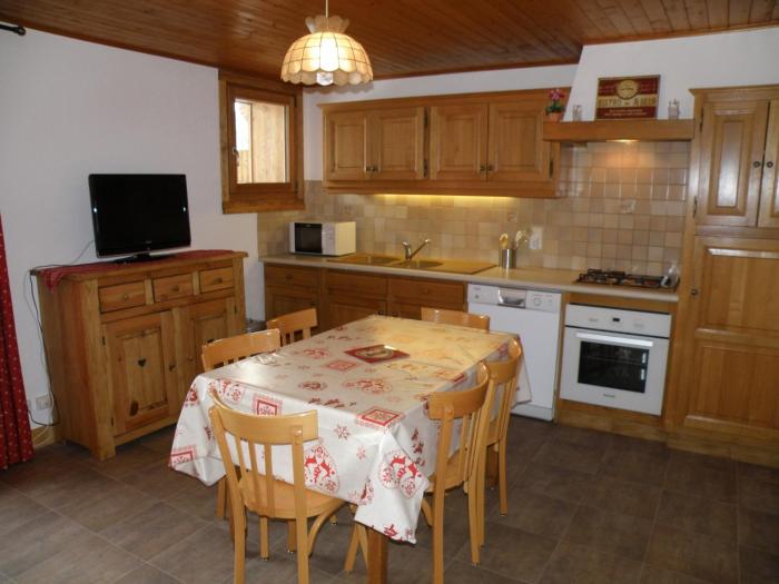 Appartement Charmant aux Gets - 5 Pers, Balcon, Wi-Fi, Parking, Proche Pistes et Centre - FR-1-671-151