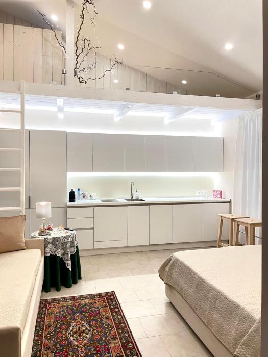 Loft Rubino - host Marco Fazzari vedi cellulare sotto nella descriz ione