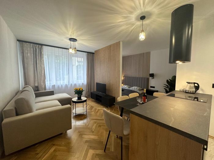 MKI Apartments - Zlota 69 Warsaw City Center Apartment