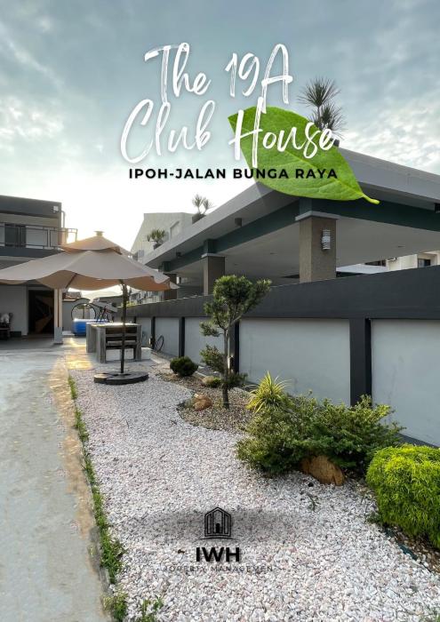 Ipoh 19A Villa for 14pax 6 Carpark with BBQ by IWH