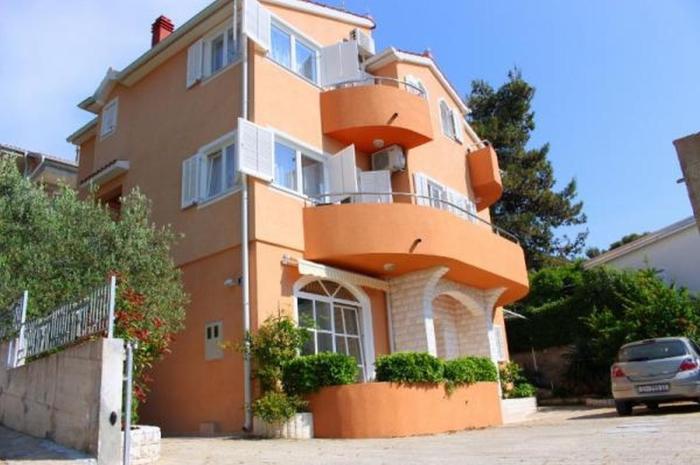 Apartment in Zaboric with sea view, balcony, air conditioning, WiFi 5178-1
