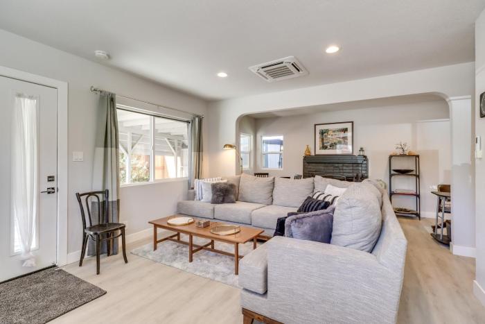 MidTown Reno Vacation Rental w Fenced-In Yard!