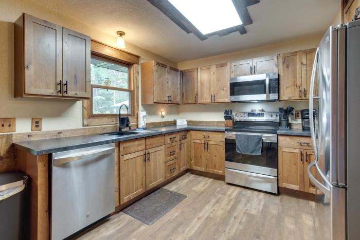 Woodruff Home with Lake Access and Pier, Near Town!