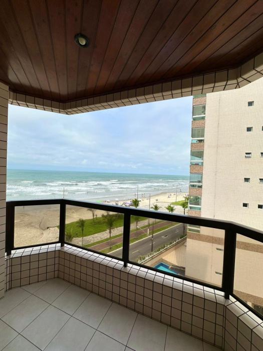 APTO DE FRENTE PARA O MAR - CAIÇARA