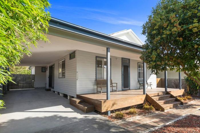 Ocean Blue Escape - Beachside Living & Granny Flat