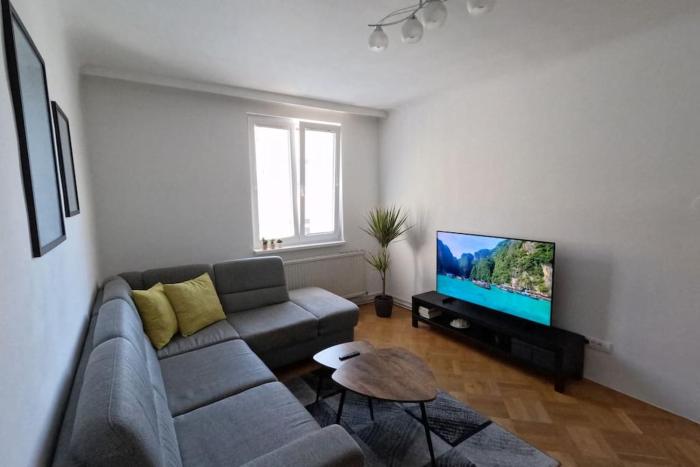 Vienna: Cozy 2-Room Apt. (U3 - Schweglerstrasse)