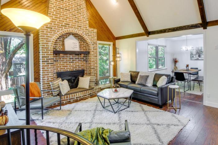 Overland Park Home w Fenced-In Yard & Gas Grill!