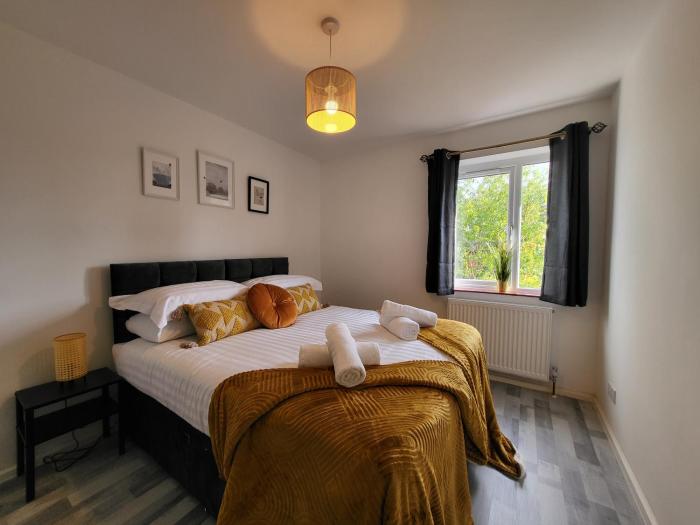 Lovely Flat - Ideal location for Contractors, Relocators, Business, Free Parking