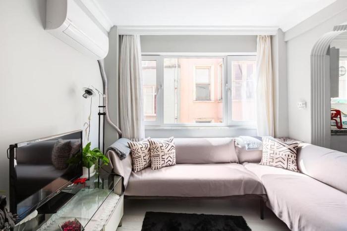 Practical and Cozy Flat Near Taksim İstikal