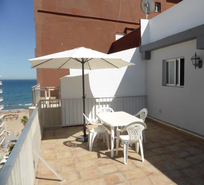 Ático a 100 metros de la playa