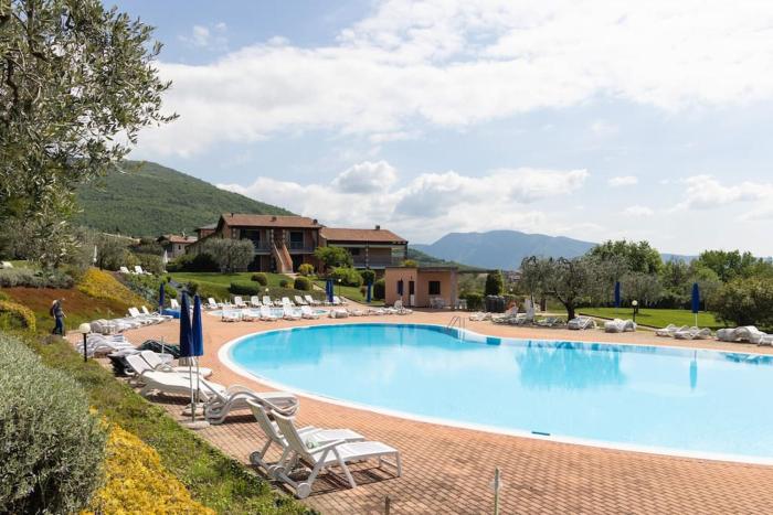 Corte Collina, piscine, tennis