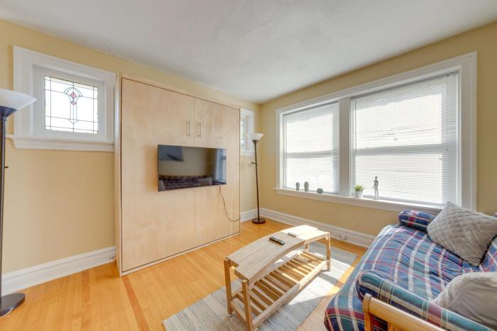 Bright St Louis Abode 5 Mi to Forest Park!