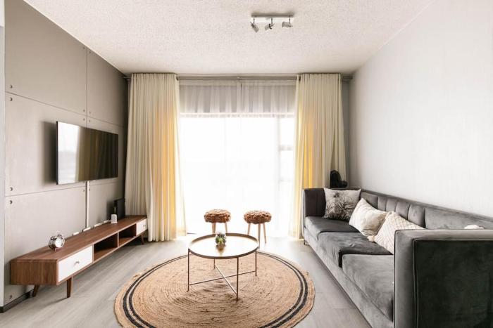 Chic, luxurious & spacious with backup power.