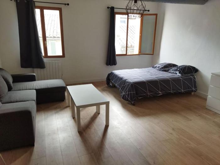 BudgetBnb 134, Toulon grand studio ensoleillé