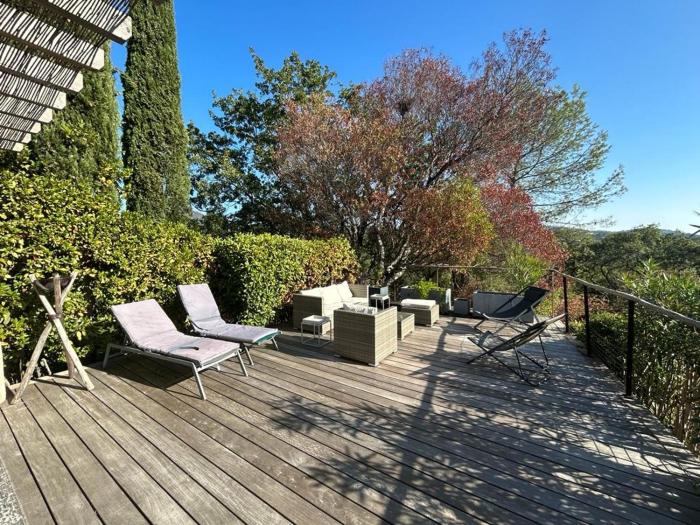 Les restanques maison des chênes vue mer 6 personnes