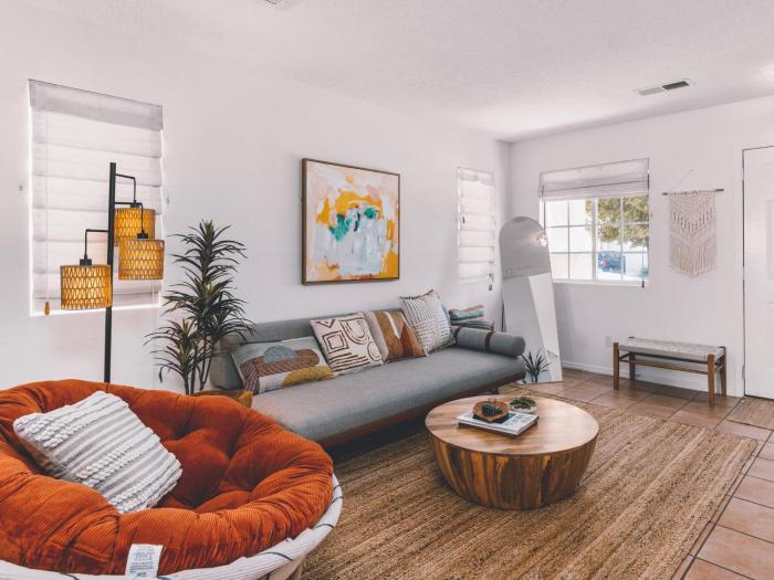 Chic Mid-Century Boho Oasis - 15 min to Old Town