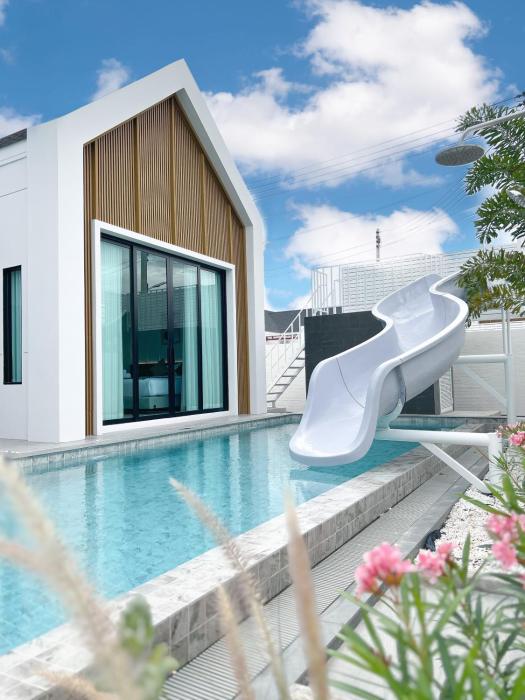 Harmonic HuaHin Pool Villa-3BR, 3 Bath, 2 Kitchen