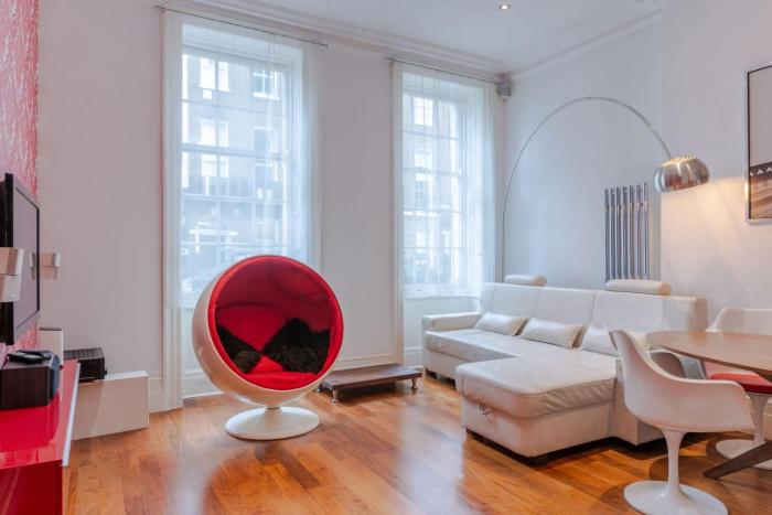 The "Red Room Apartment" - Fitzrovia - by Frankie Says