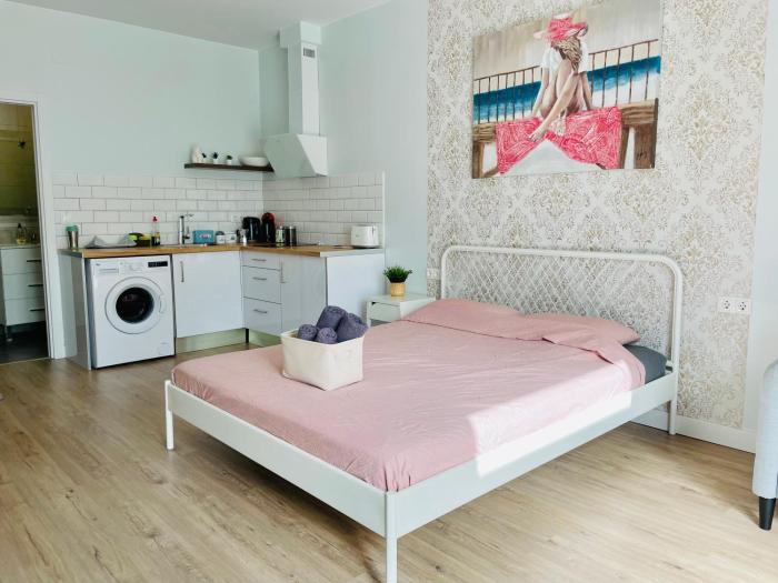 City Heart Alicante Studio Apartment - Castle View