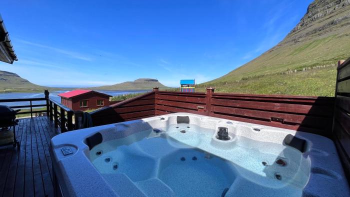 Hálsabol Sumarhús- with hot tube