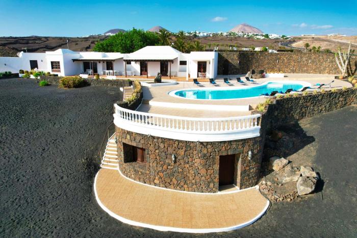 Villa Luciano Spirit of the Canaries By Lanzarote Vacation Homes